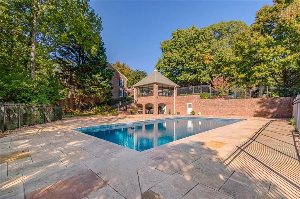 277 The South Chace, Sandy Springs, Georgia 30328, 3 Bedrooms Bedrooms, ,2 BathroomsBathrooms,Residential,Sold,277 The South Chace,7479040