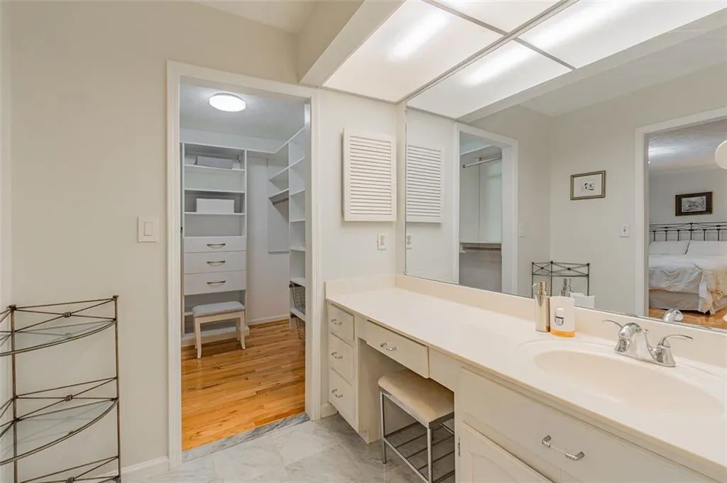 277 The South Chace, Sandy Springs, Georgia 30328, 3 Bedrooms Bedrooms, ,2 BathroomsBathrooms,Residential,Sold,277 The South Chace,7479040