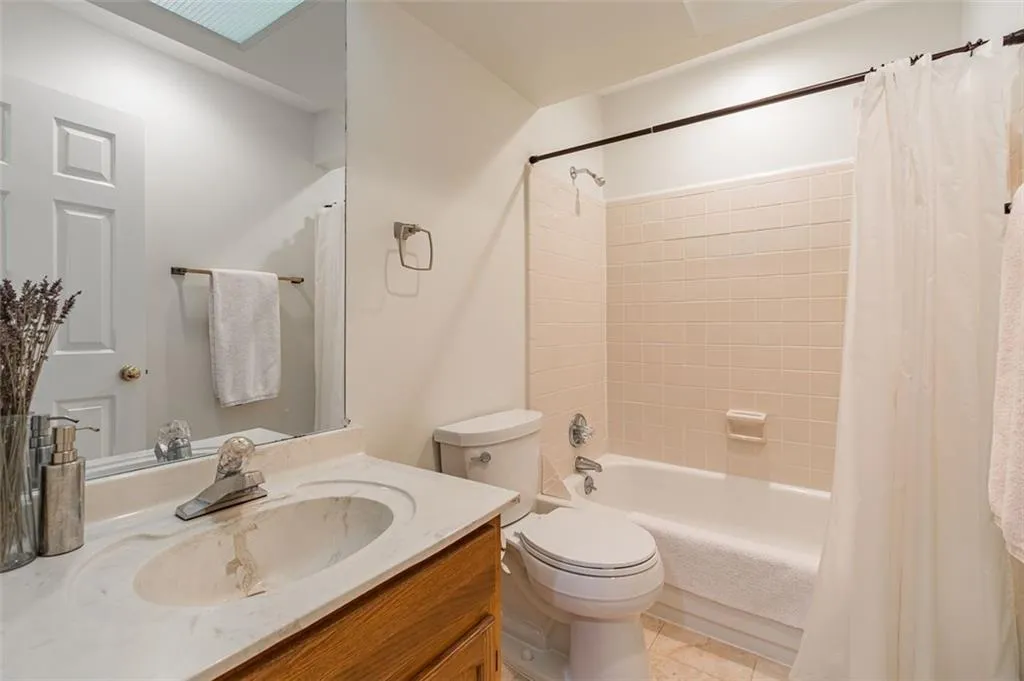 277 The South Chace, Sandy Springs, Georgia 30328, 3 Bedrooms Bedrooms, ,2 BathroomsBathrooms,Residential,Sold,277 The South Chace,7479040