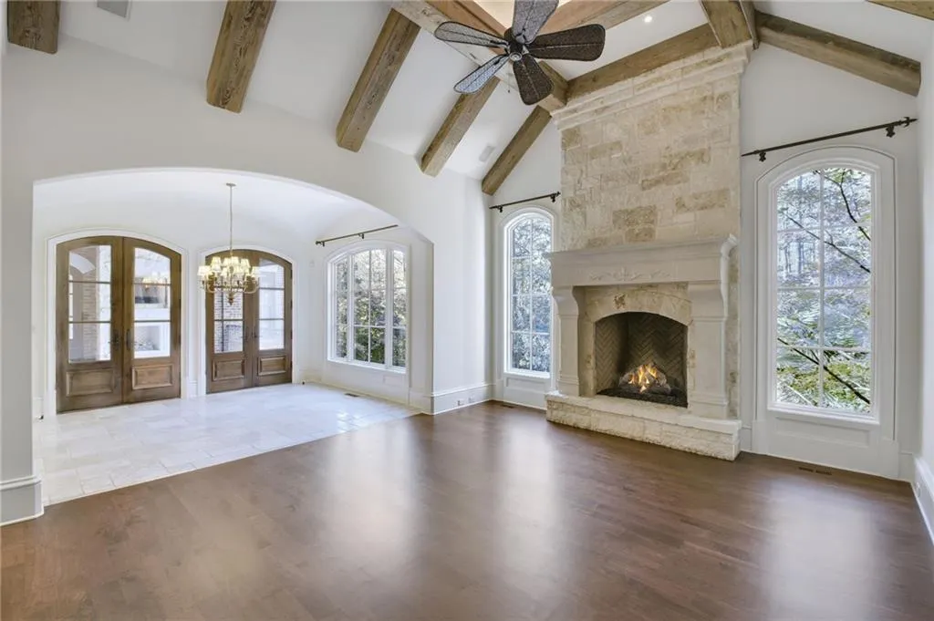 Keeping/great room Keeping/great room