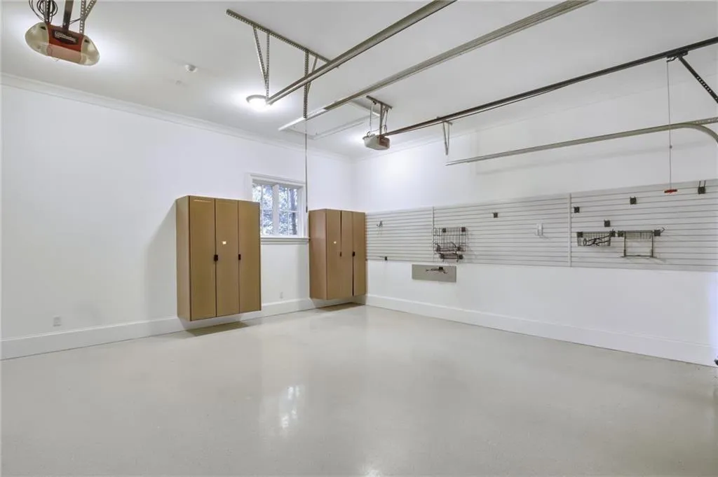 Side B also with built-ins Side B also with built-ins