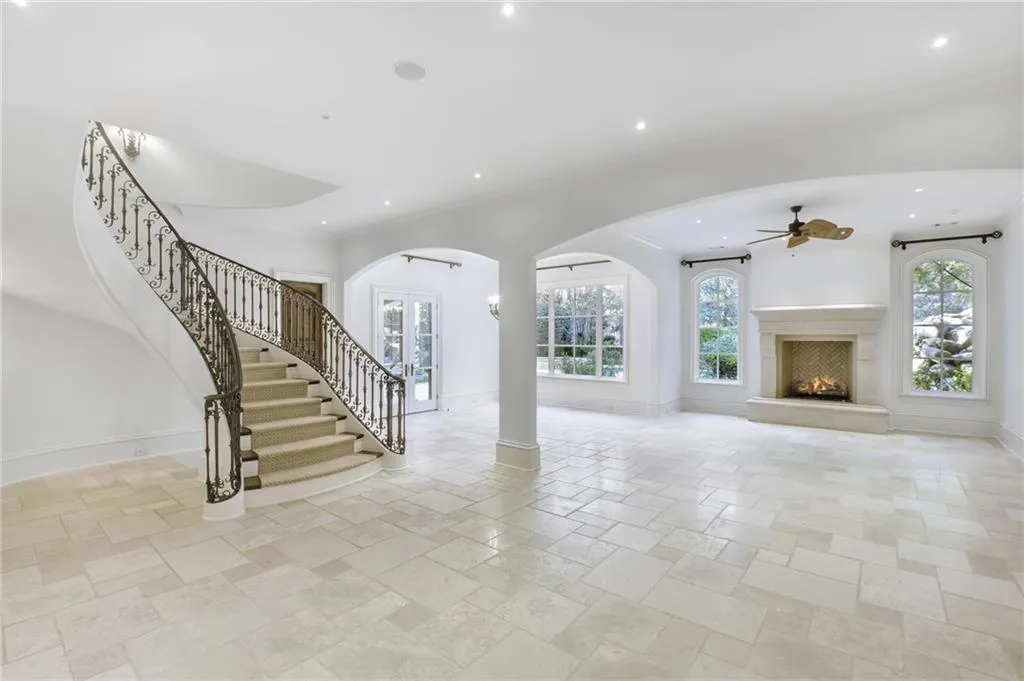 Beautiful terrace level Beautiful terrace level