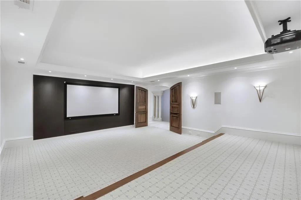 View of screen from riser View of screen from riser