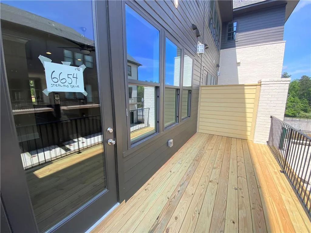 6654 Sterling Drive Unit 672, Sandy Springs, Georgia 30328, 3 Bedrooms Bedrooms, ,3 BathroomsBathrooms,Residential,Sold,6654 Sterling Drive Unit 672,6875688