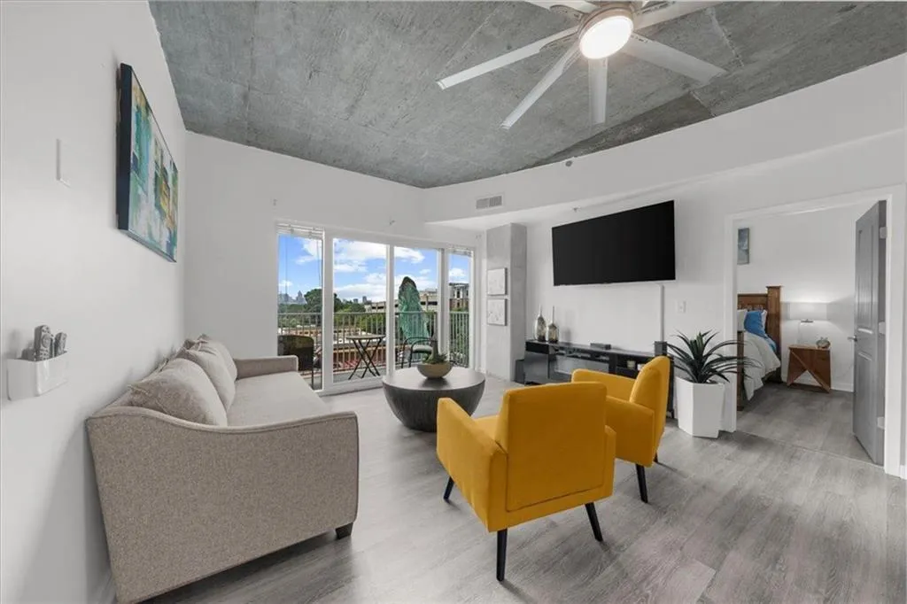 250 Pharr Road Ne Unit 413, Atlanta, Georgia 30305, 2 Bedrooms Bedrooms, ,2 BathroomsBathrooms,Residential,For Sale,250 Pharr Road Ne Unit 413,7630054