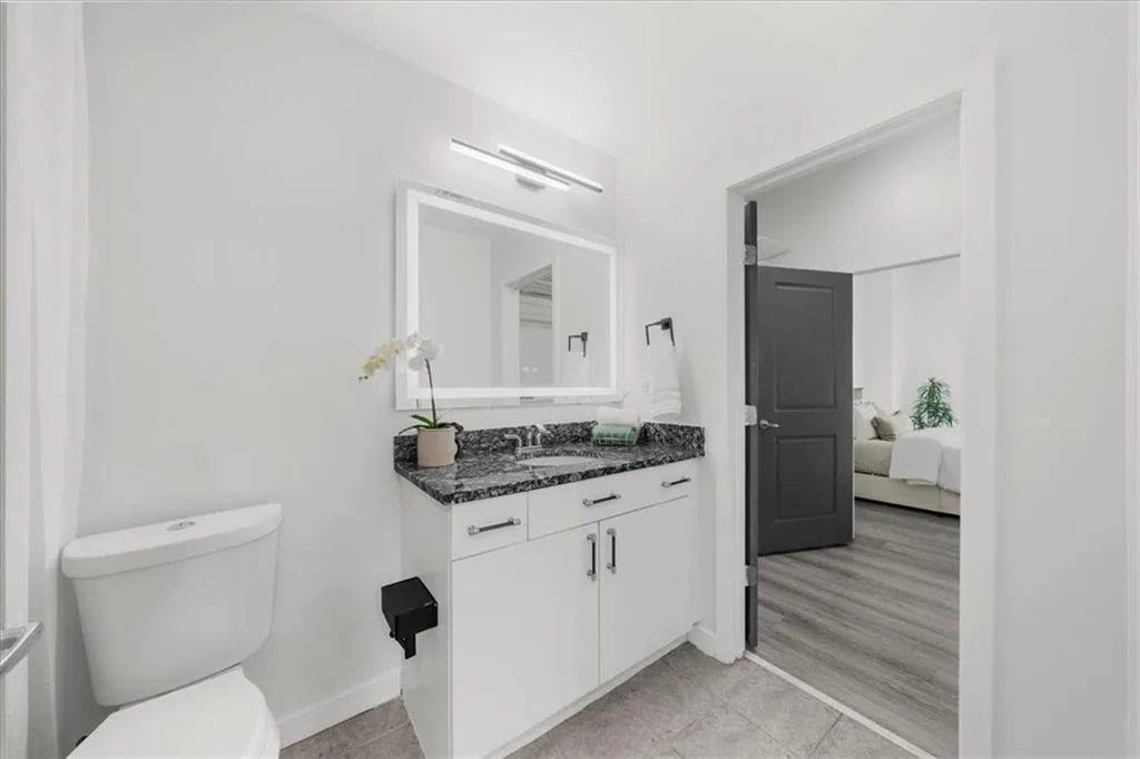 250 Pharr Road Ne Unit 413, Atlanta, Georgia 30305, 2 Bedrooms Bedrooms, ,2 BathroomsBathrooms,Residential,For Sale,250 Pharr Road Ne Unit 413,7630054
