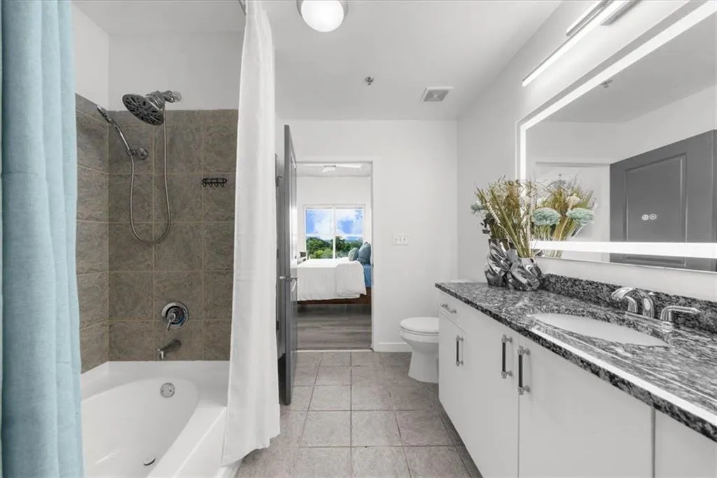 250 Pharr Road Ne Unit 413, Atlanta, Georgia 30305, 2 Bedrooms Bedrooms, ,2 BathroomsBathrooms,Residential,For Sale,250 Pharr Road Ne Unit 413,7630054