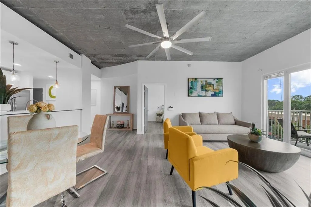 250 Pharr Road Ne Unit 413, Atlanta, Georgia 30305, 2 Bedrooms Bedrooms, ,2 BathroomsBathrooms,Residential,For Sale,250 Pharr Road Ne Unit 413,7630054
