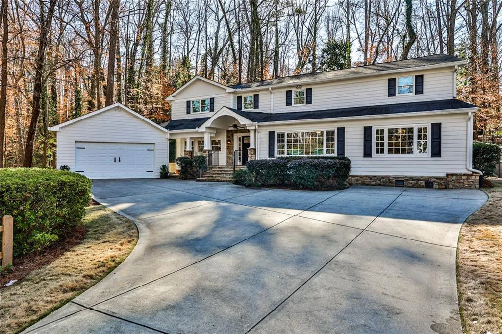 View of front property