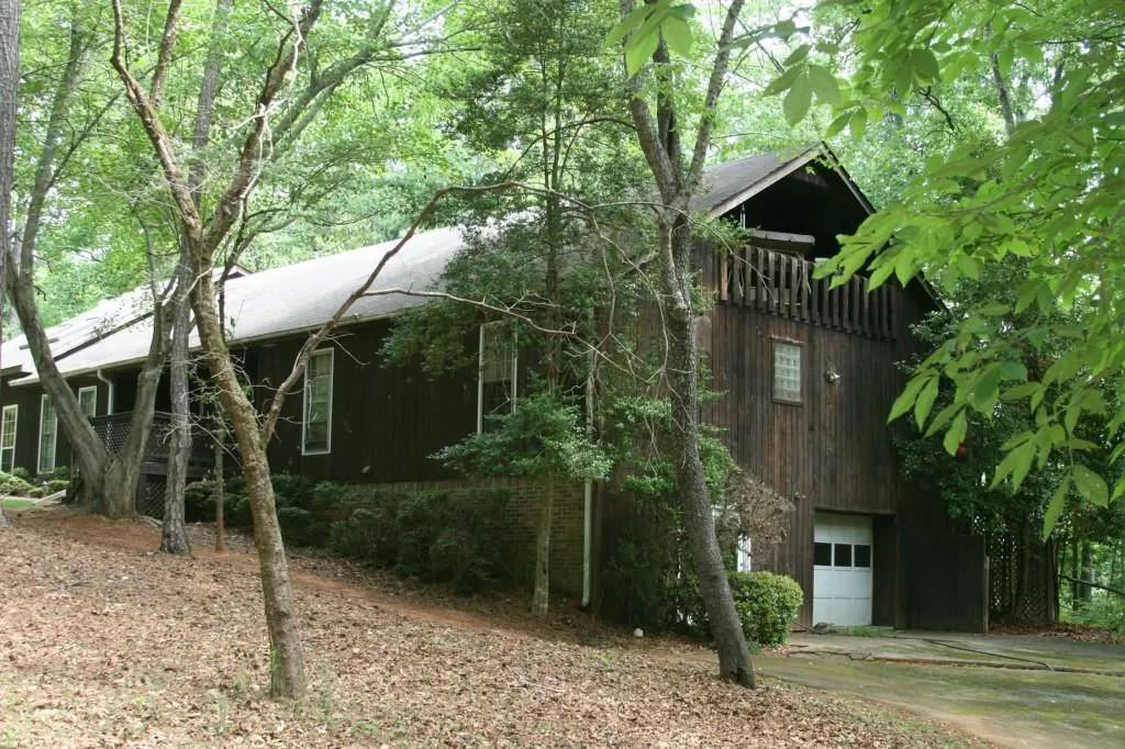 2800 Spalding Drive, Sandy Springs, Georgia 30350, 4 Bedrooms Bedrooms, ,2 BathroomsBathrooms,Residential,Sold,2800 Spalding Drive,5539349