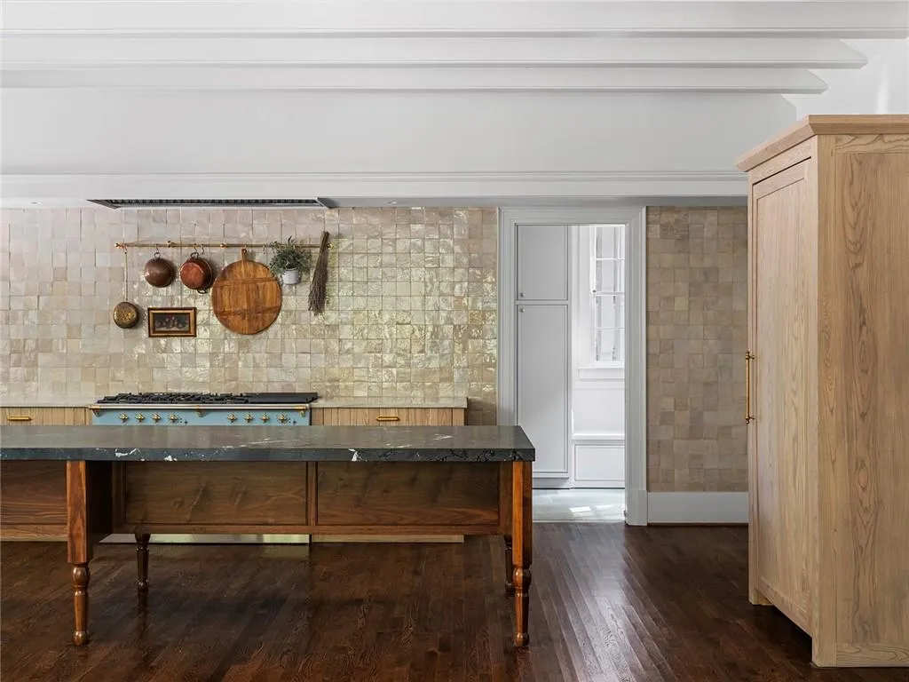 3990 Paces Ferry Rd Nw, Atlanta, Georgia 30327, 7 Bedrooms Bedrooms, ,7 BathroomsBathrooms,Residential,For Sale,3990 Paces Ferry Rd Nw,7665561