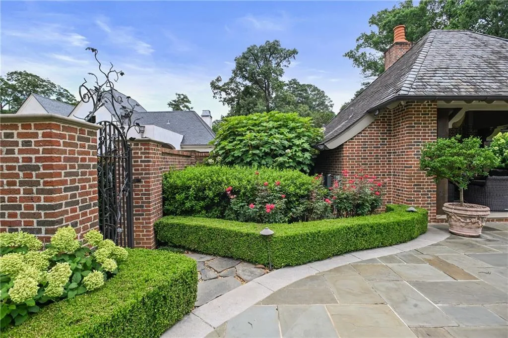 369 Pine Tree Drive Ne, Atlanta, Georgia 30305, 6 Bedrooms Bedrooms, 0 ,7 BathroomsBathrooms,Residential,For Sale,369 Pine Tree Drive Ne,7784940