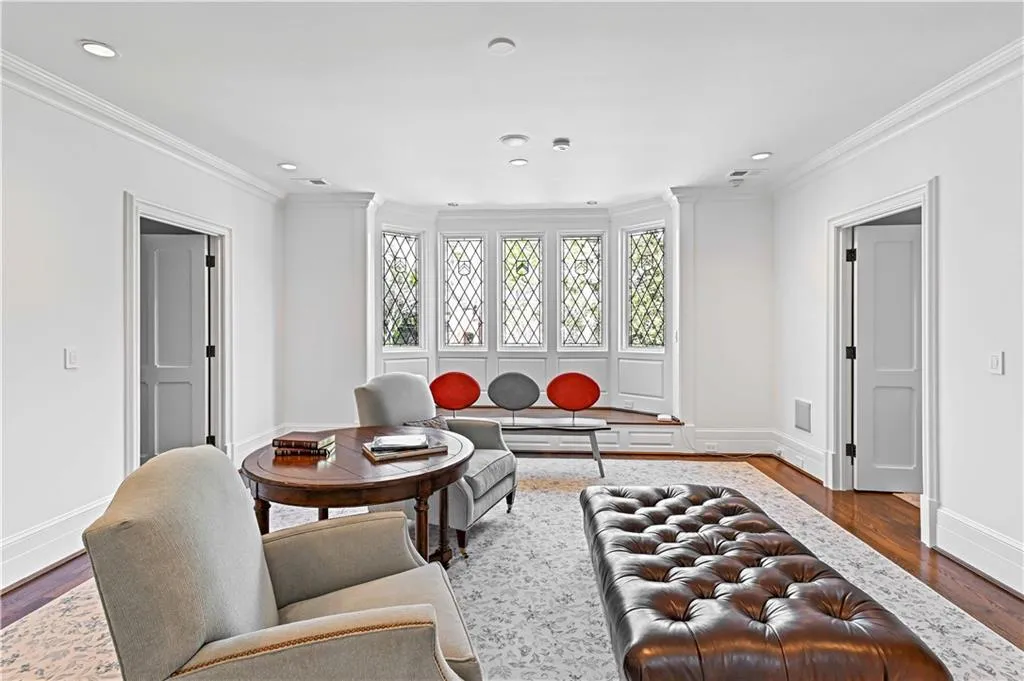 Second floor sitting area