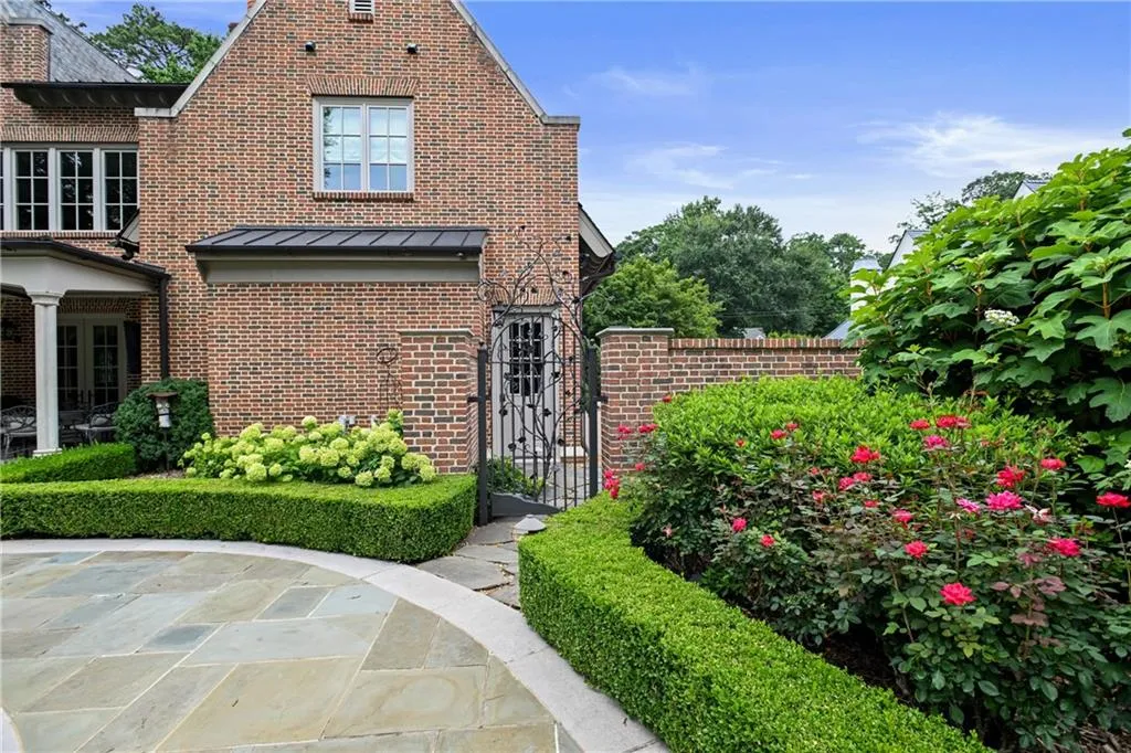 369 Pine Tree Drive Ne, Atlanta, Georgia 30305, 6 Bedrooms Bedrooms, 0 ,7 BathroomsBathrooms,Residential,For Sale,369 Pine Tree Drive Ne,7784940