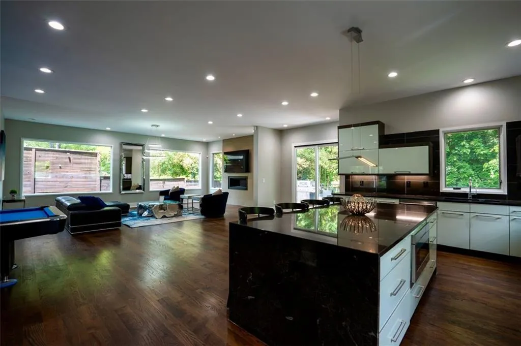 1099 Vista Trail Ne, Atlanta, Georgia 30324, 5 Bedrooms Bedrooms, ,5 BathroomsBathrooms,Residential,For Sale,1099 Vista Trail Ne,7633044