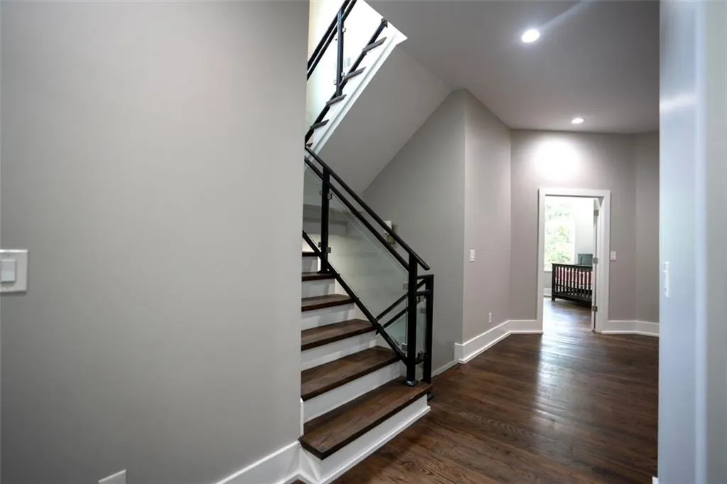 1099 Vista Trail Ne, Atlanta, Georgia 30324, 5 Bedrooms Bedrooms, ,5 BathroomsBathrooms,Residential,For Sale,1099 Vista Trail Ne,7633044