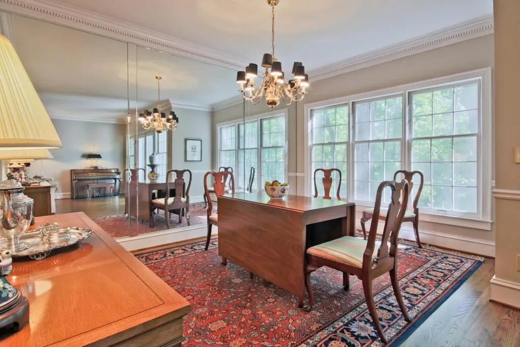 5640 River Oaks Place, Sandy Springs, Georgia 30327, 3 Bedrooms Bedrooms, ,2 BathroomsBathrooms,Residential,Sold,5640 River Oaks Place,5678716