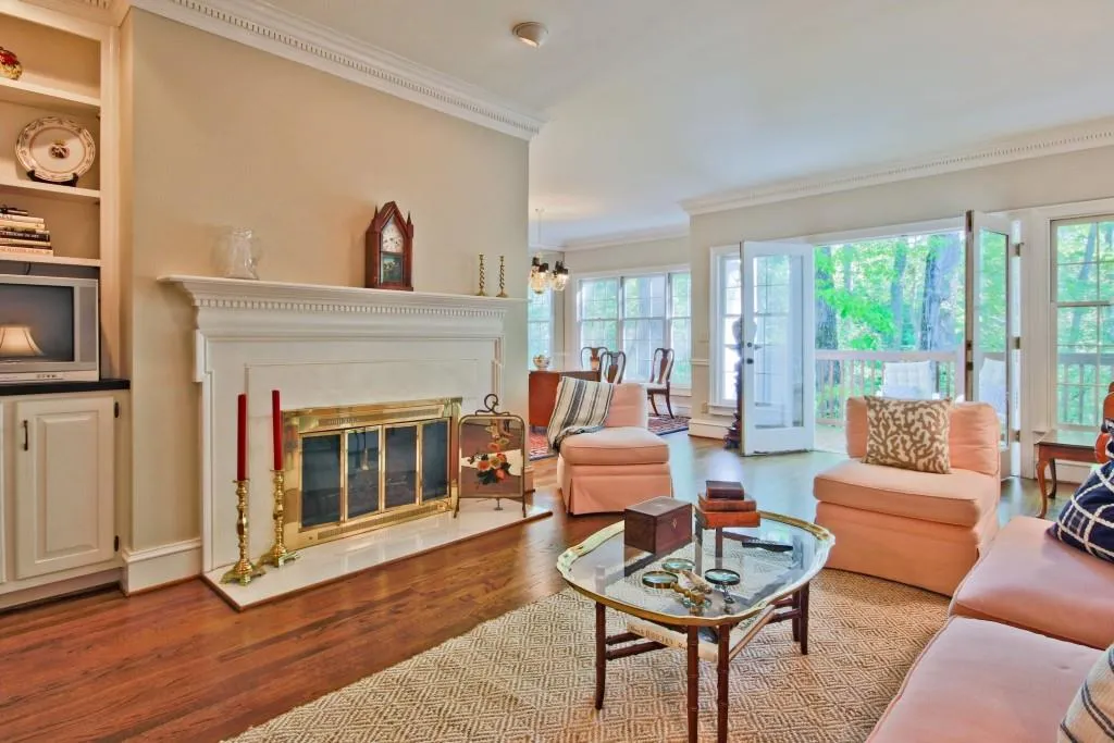 5640 River Oaks Place, Sandy Springs, Georgia 30327, 3 Bedrooms Bedrooms, ,2 BathroomsBathrooms,Residential,Sold,5640 River Oaks Place,5678716