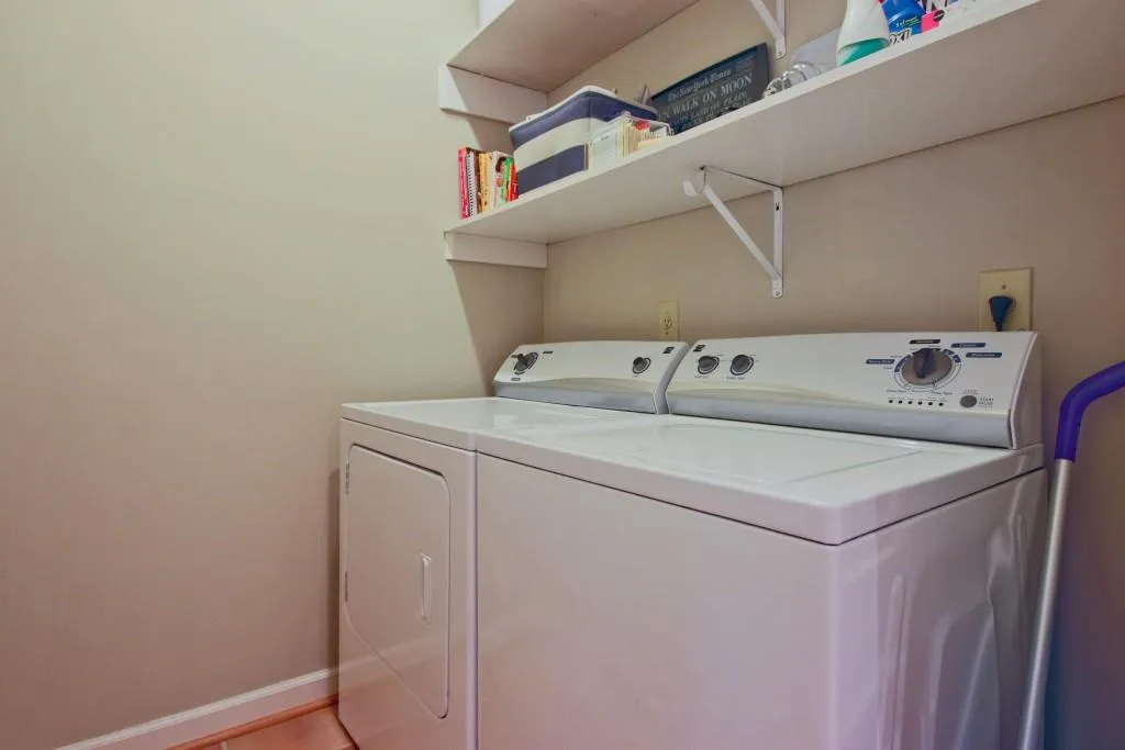 5640 River Oaks Place, Sandy Springs, Georgia 30327, 3 Bedrooms Bedrooms, ,2 BathroomsBathrooms,Residential,Sold,5640 River Oaks Place,5678716