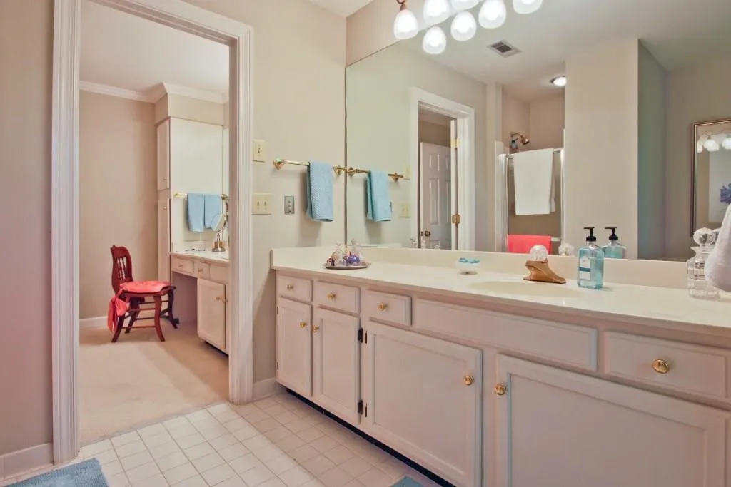 5640 River Oaks Place, Sandy Springs, Georgia 30327, 3 Bedrooms Bedrooms, ,2 BathroomsBathrooms,Residential,Sold,5640 River Oaks Place,5678716