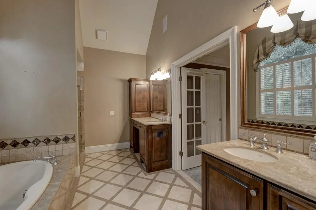 7580 Wolf Brook Drive, Sandy Springs, Georgia 30350, 5 Bedrooms Bedrooms, ,4 BathroomsBathrooms,Residential,Sold,7580 Wolf Brook Drive,5809379