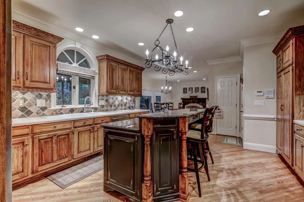 7580 Wolf Brook Drive, Sandy Springs, Georgia 30350, 5 Bedrooms Bedrooms, ,4 BathroomsBathrooms,Residential,Sold,7580 Wolf Brook Drive,5809379