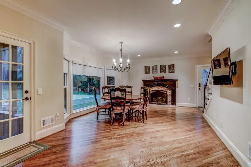 7580 Wolf Brook Drive, Sandy Springs, Georgia 30350, 5 Bedrooms Bedrooms, ,4 BathroomsBathrooms,Residential,Sold,7580 Wolf Brook Drive,5809379