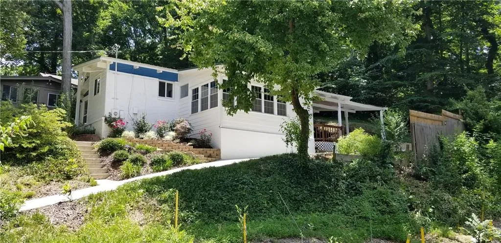 2632 Defoors Ferry Road Nw, Atlanta, Georgia 30318, 2 Bedrooms Bedrooms, ,2 BathroomsBathrooms,Residential,Sold,2632 Defoors Ferry Road Nw,6020817