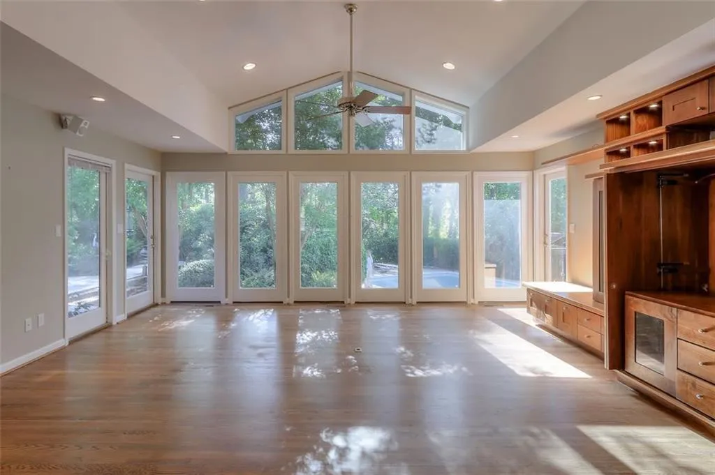 6345 Colewood Court Nw, Sandy Springs, Georgia 30328, 4 Bedrooms Bedrooms, ,3 BathroomsBathrooms,Residential,Sold,6345 Colewood Court Nw,6541556