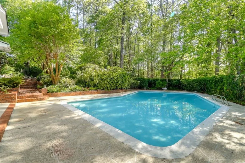 6345 Colewood Court Nw, Sandy Springs, Georgia 30328, 4 Bedrooms Bedrooms, ,3 BathroomsBathrooms,Residential,Sold,6345 Colewood Court Nw,6541556