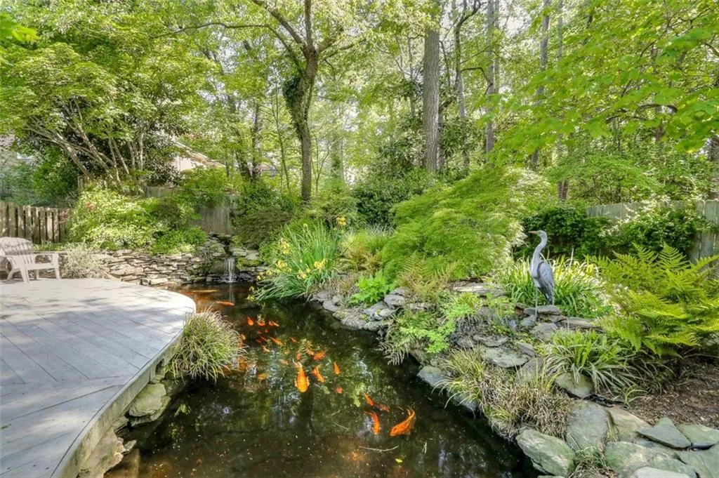 6345 Colewood Court Nw, Sandy Springs, Georgia 30328, 4 Bedrooms Bedrooms, ,3 BathroomsBathrooms,Residential,Sold,6345 Colewood Court Nw,6541556