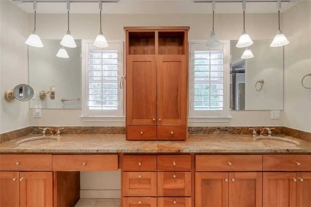 6345 Colewood Court Nw, Sandy Springs, Georgia 30328, 4 Bedrooms Bedrooms, ,3 BathroomsBathrooms,Residential,Sold,6345 Colewood Court Nw,6541556