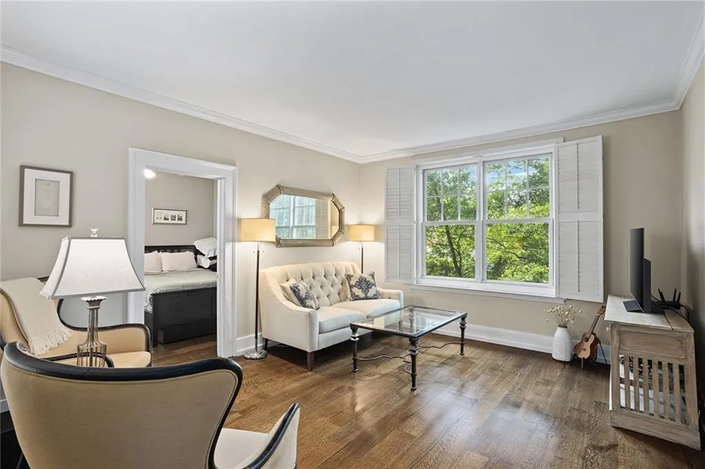 30 Collier Road Unit 8, Atlanta, Georgia 30309, 2 Bedrooms Bedrooms, 0 ,1 BathroomBathrooms,Residential,Sold,30 Collier Road Unit 8,7809479