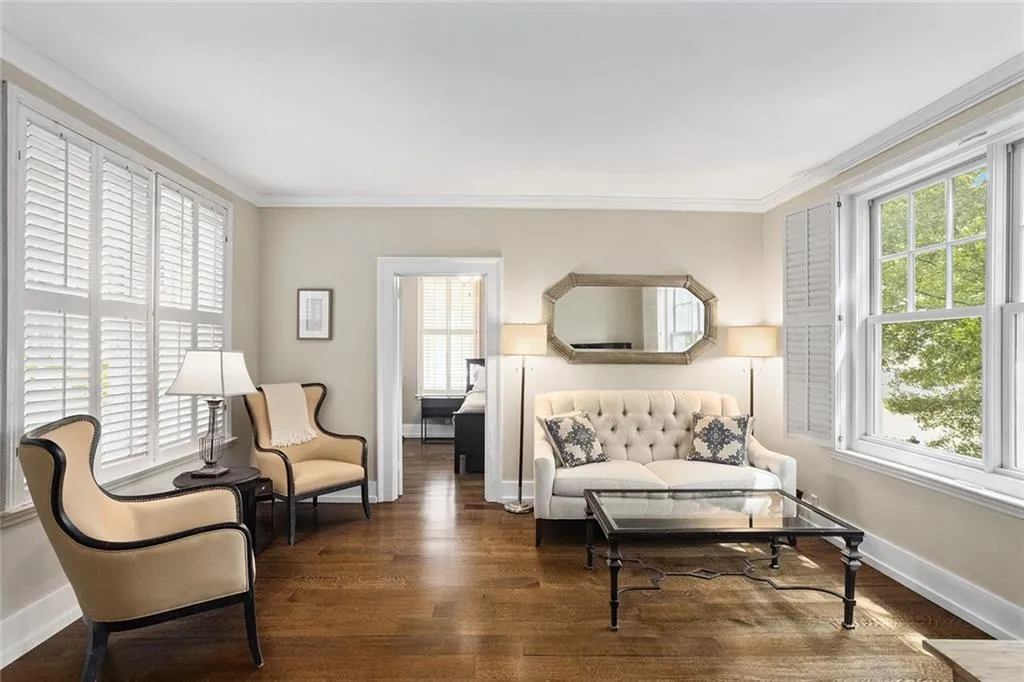 30 Collier Road Unit 8, Atlanta, Georgia 30309, 2 Bedrooms Bedrooms, 0 ,1 BathroomBathrooms,Residential,Sold,30 Collier Road Unit 8,7809479