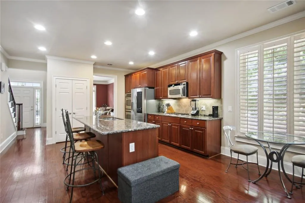 176 Mystic Court, Sandy Springs, Georgia 30342, 3 Bedrooms Bedrooms, ,3 BathroomsBathrooms,Residential,Sold,176 Mystic Court,7091032