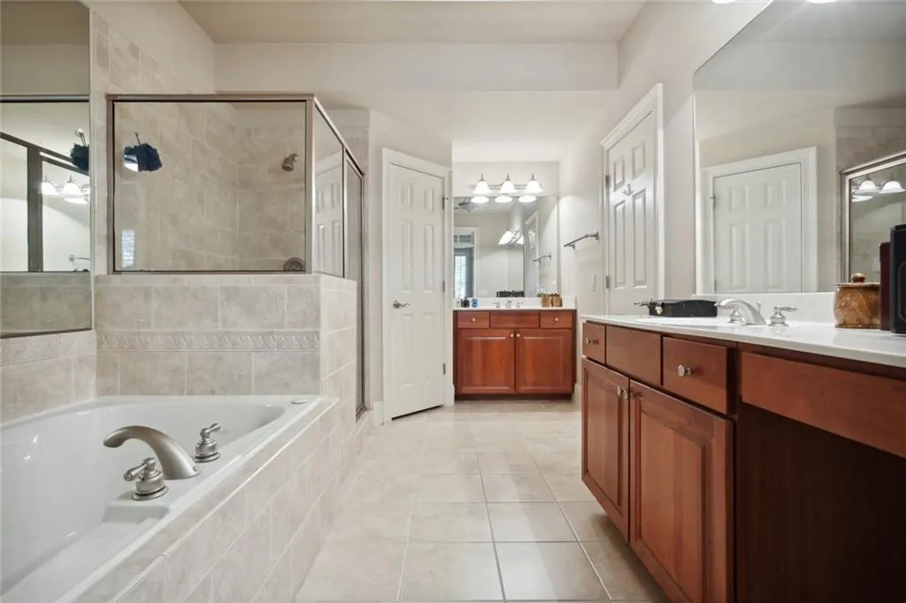 176 Mystic Court, Sandy Springs, Georgia 30342, 3 Bedrooms Bedrooms, ,3 BathroomsBathrooms,Residential,Sold,176 Mystic Court,7091032