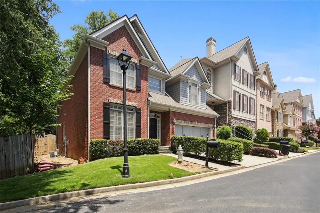 176 Mystic Court, Sandy Springs, Georgia 30342, 3 Bedrooms Bedrooms, ,3 BathroomsBathrooms,Residential,Sold,176 Mystic Court,7091032