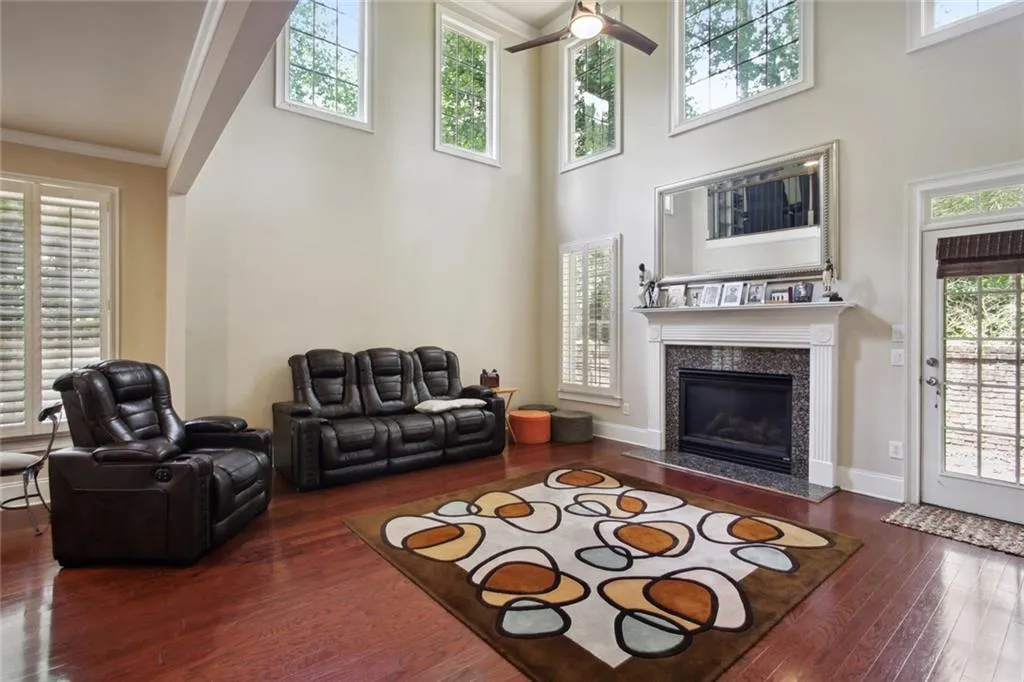 176 Mystic Court, Sandy Springs, Georgia 30342, 3 Bedrooms Bedrooms, ,3 BathroomsBathrooms,Residential,Sold,176 Mystic Court,7091032