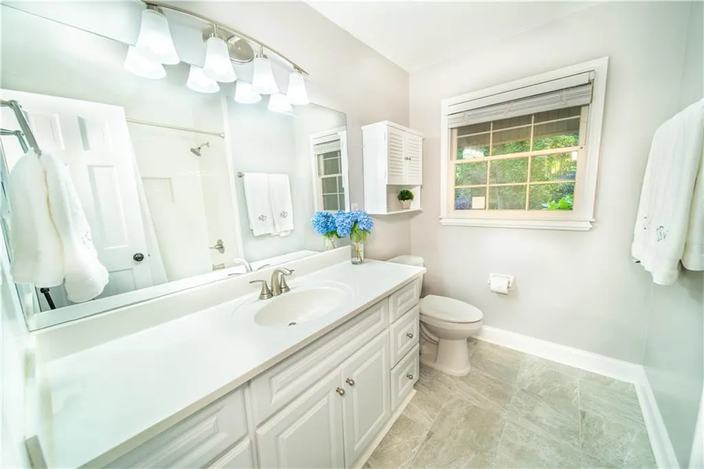 4780 High Point Road, Sandy Springs, Georgia 30342, 3 Bedrooms Bedrooms, ,2 BathroomsBathrooms,Residential,Sold,4780 High Point Road,6892704