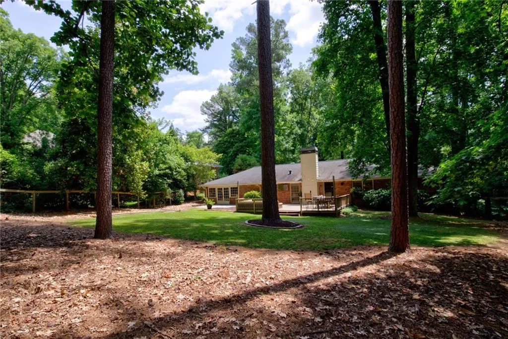 4780 High Point Road, Sandy Springs, Georgia 30342, 3 Bedrooms Bedrooms, ,2 BathroomsBathrooms,Residential,Sold,4780 High Point Road,6892704