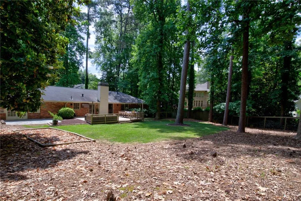 4780 High Point Road, Sandy Springs, Georgia 30342, 3 Bedrooms Bedrooms, ,2 BathroomsBathrooms,Residential,Sold,4780 High Point Road,6892704