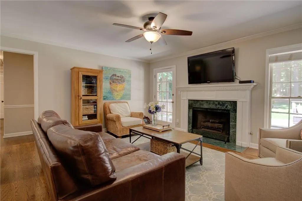 4780 High Point Road, Sandy Springs, Georgia 30342, 3 Bedrooms Bedrooms, ,2 BathroomsBathrooms,Residential,Sold,4780 High Point Road,6892704