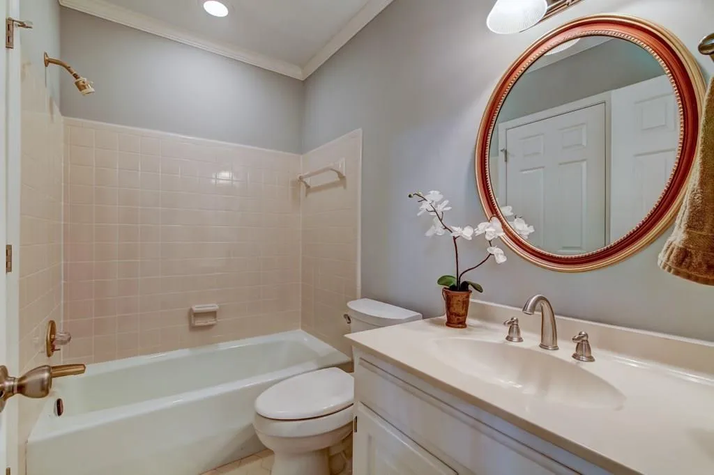 7585 S Spalding Lake Drive, Sandy Springs, Georgia 30350, 5 Bedrooms Bedrooms, ,4 BathroomsBathrooms,Residential,Sold,7585 S Spalding Lake Drive,6058993