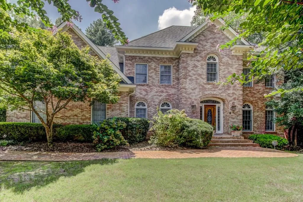 7585 S Spalding Lake Drive, Sandy Springs, Georgia 30350, 5 Bedrooms Bedrooms, ,4 BathroomsBathrooms,Residential,Sold,7585 S Spalding Lake Drive,6058993