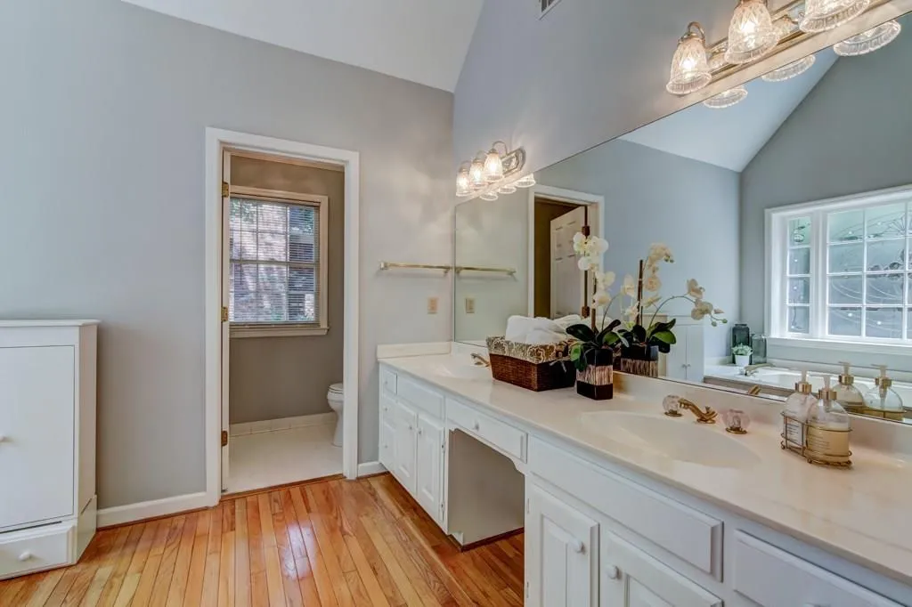 7585 S Spalding Lake Drive, Sandy Springs, Georgia 30350, 5 Bedrooms Bedrooms, ,4 BathroomsBathrooms,Residential,Sold,7585 S Spalding Lake Drive,6058993