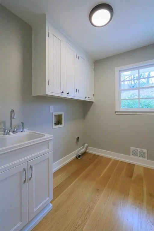 420 Riverhill Drive Nw, Atlanta, Georgia 30328, 4 Bedrooms Bedrooms, ,3 BathroomsBathrooms,Residential,Sold,420 Riverhill Drive Nw,6845833 420 Riverhill Drive Nw, Atlanta, Georgia 30328, 4 Bedrooms Bedrooms, ,3 BathroomsBathrooms,Residential,Sold,420 Riverhill Drive Nw,6845833