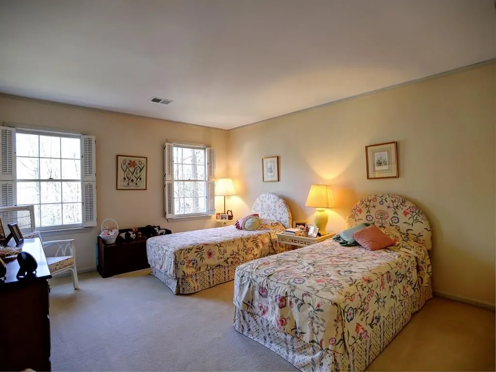 280 Dartmoor Circle, Sandy Springs, Georgia 30328, 5 Bedrooms Bedrooms, ,2 BathroomsBathrooms,Residential,Sold,280 Dartmoor Circle,5955185