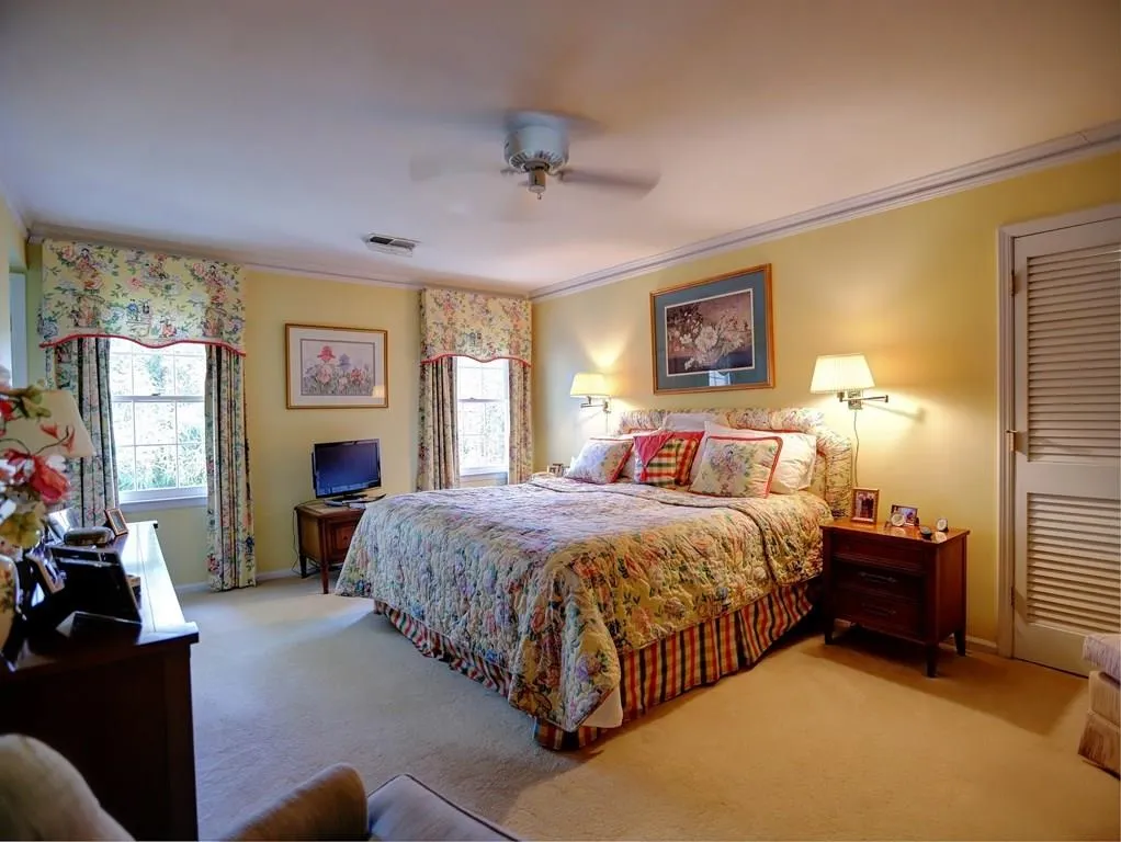 280 Dartmoor Circle, Sandy Springs, Georgia 30328, 5 Bedrooms Bedrooms, ,2 BathroomsBathrooms,Residential,Sold,280 Dartmoor Circle,5955185