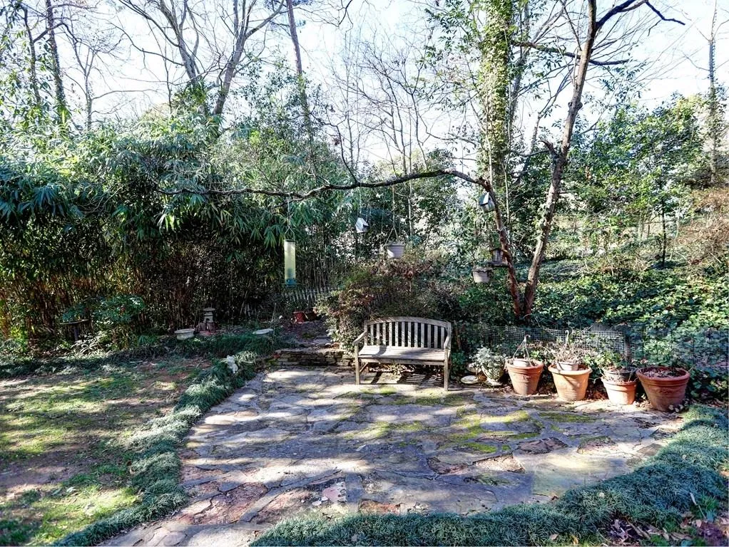 280 Dartmoor Circle, Sandy Springs, Georgia 30328, 5 Bedrooms Bedrooms, ,2 BathroomsBathrooms,Residential,Sold,280 Dartmoor Circle,5955185