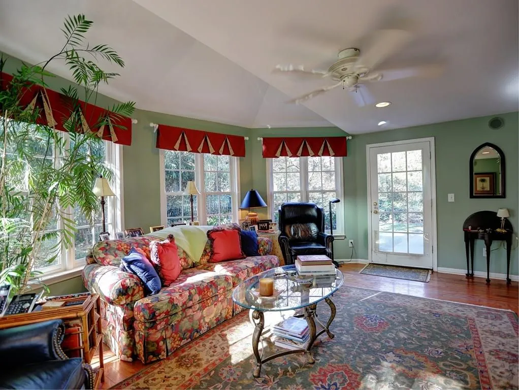 280 Dartmoor Circle, Sandy Springs, Georgia 30328, 5 Bedrooms Bedrooms, ,2 BathroomsBathrooms,Residential,Sold,280 Dartmoor Circle,5955185